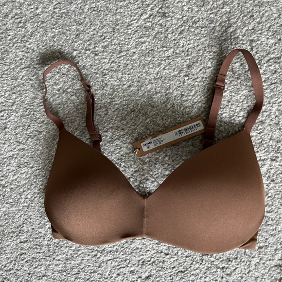 NWT SKIMS Reseller 3 Pack Bra Bundle. 40D, 34DDD and 30B. - Picture 13 of 16